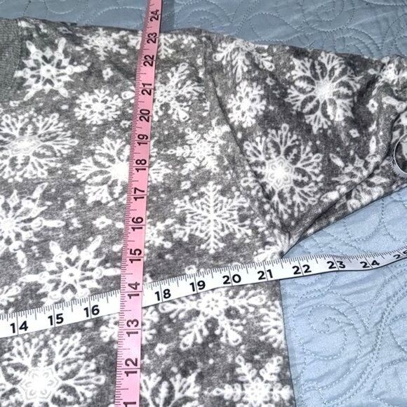 Nautica Womens Gray & White Snowflake Pajama Set Long Sleeve Top & Pants V-Neck - Picture 9 of 10